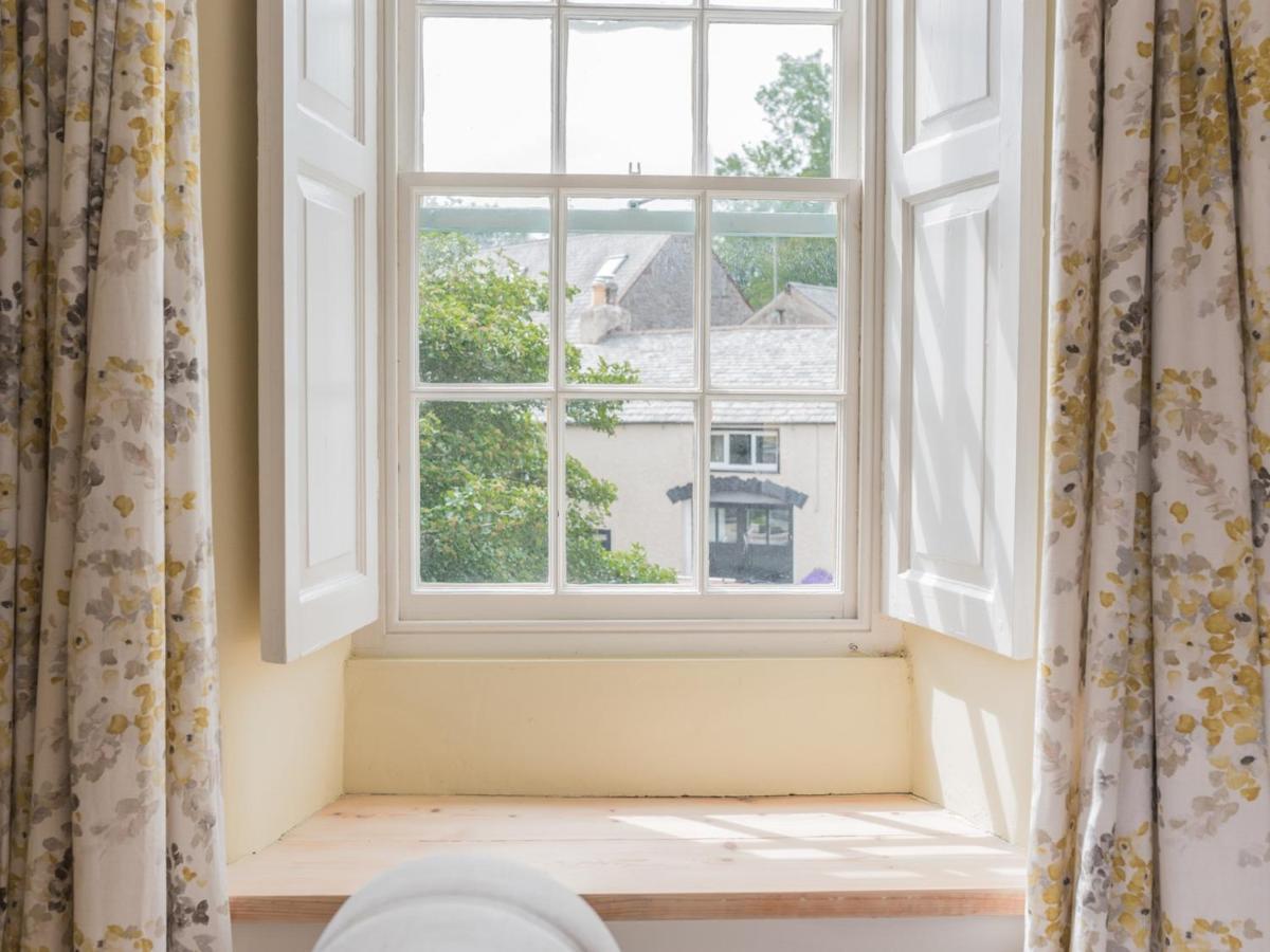 Pass The Keys Mop Fair Sunny Garden Town Centre Villa Ulverston Bagian luar foto