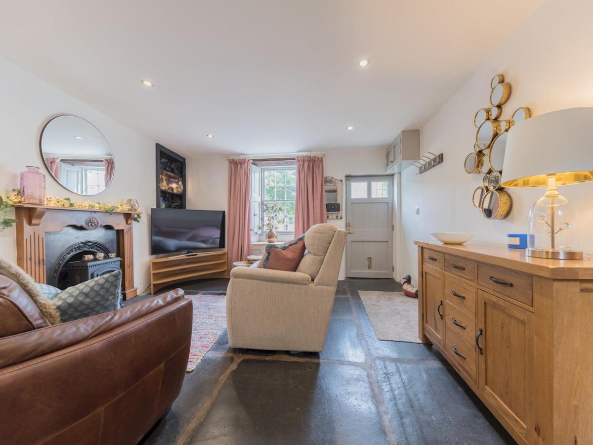 Pass The Keys Mop Fair Sunny Garden Town Centre Villa Ulverston Bagian luar foto