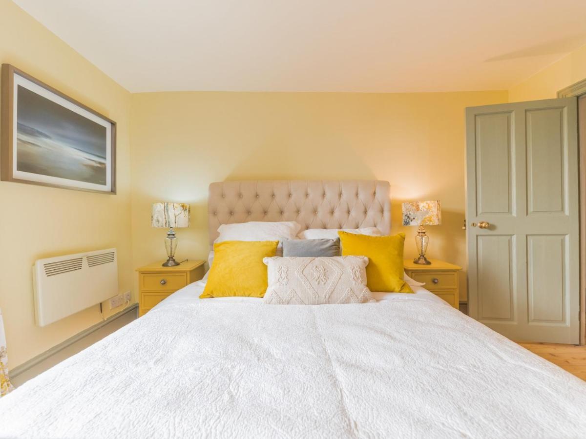 Pass The Keys Mop Fair Sunny Garden Town Centre Villa Ulverston Bagian luar foto
